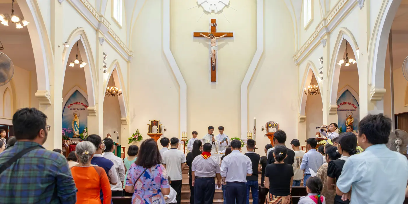 a church service in progress from Life Church Leander in Leander, TX - Counseling Program